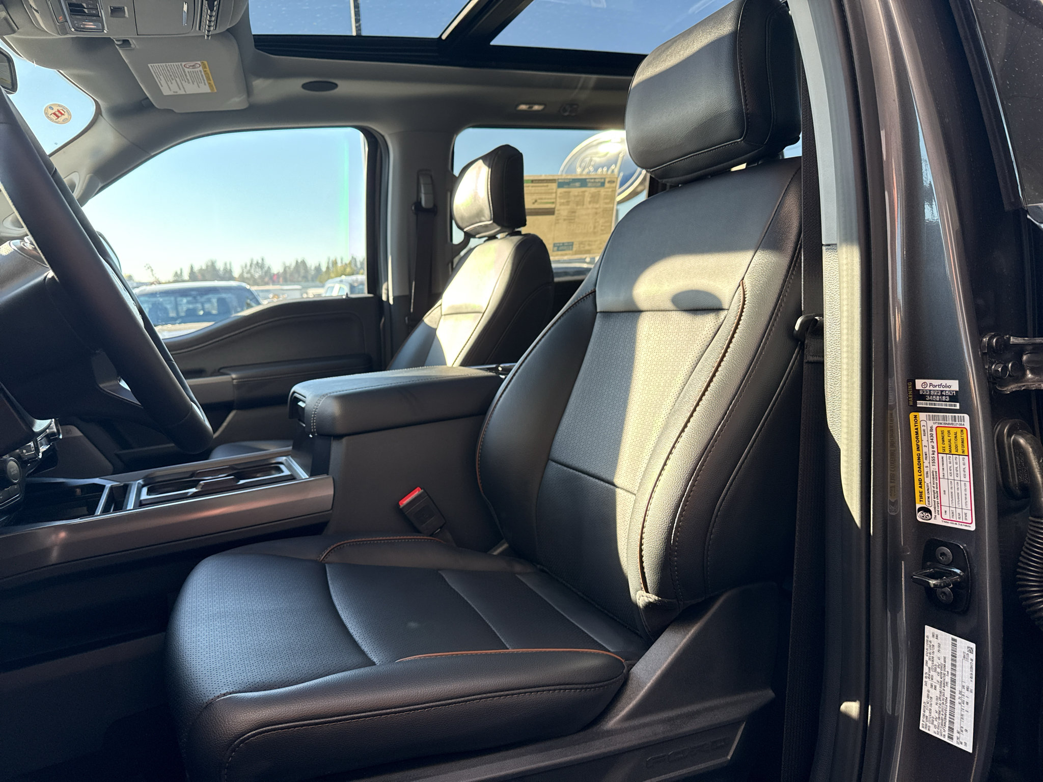New 2027 Ford F250 Lariat w/ Black Appearance Package AWD/4WD image 14