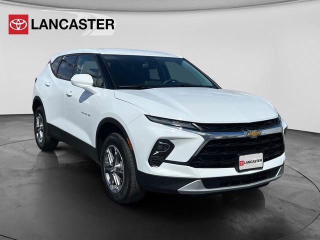 Used 2025 Chevrolet Blazer LT FWD image 1