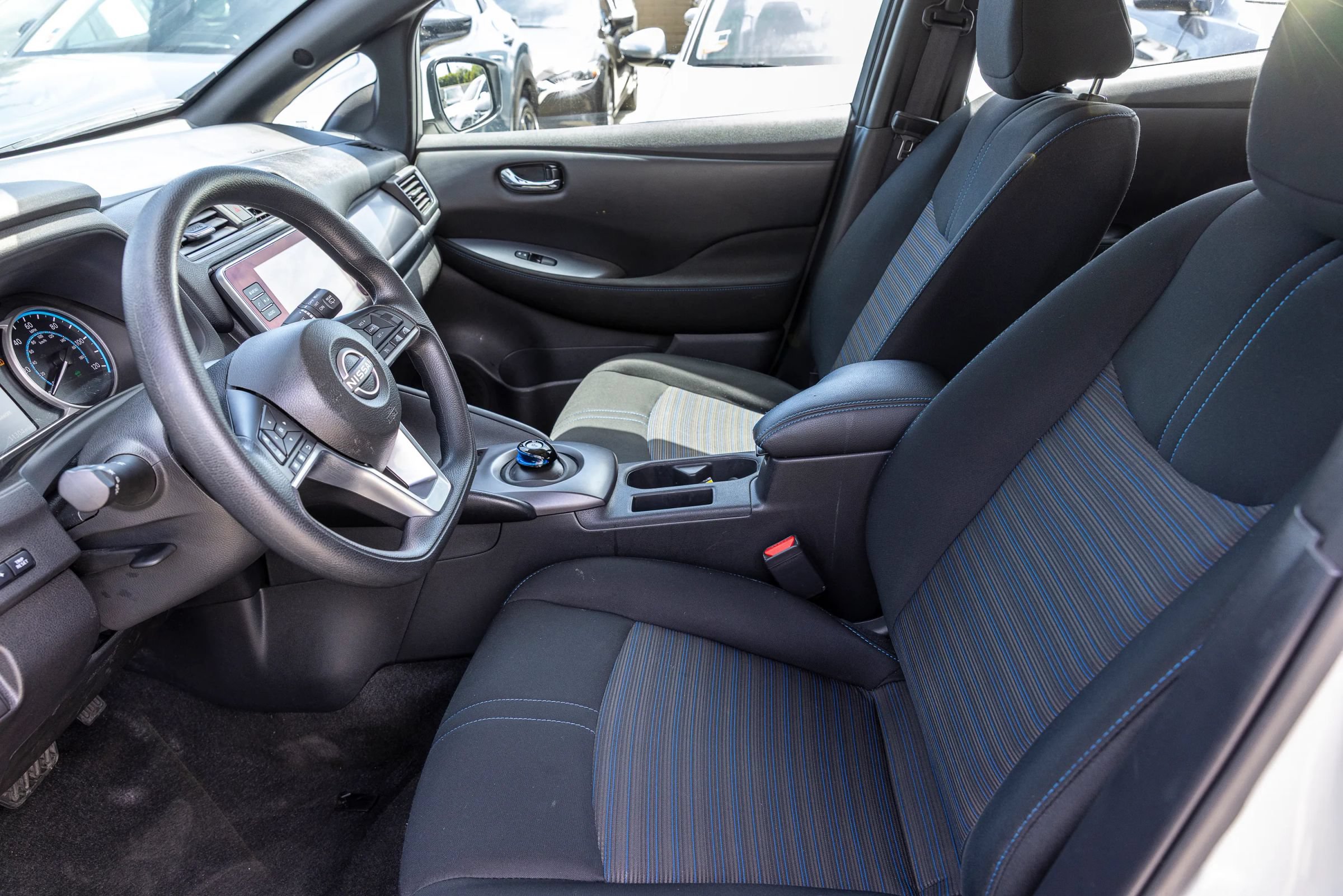 Used 2025 Nissan Leaf S FWD image 17