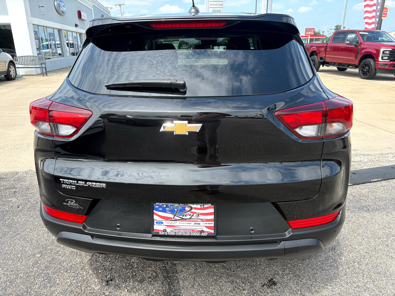 Used 2024 Chevrolet TrailBlazer LS w/ LS Convenience Package image 4