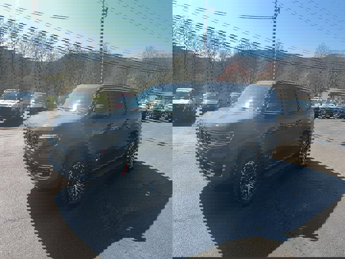 Used 2022 Jeep Wagoneer Series III w/ Flexible Seating Group image 4