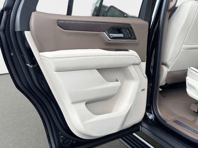 New 2026 GMC Yukon Denali w/ Denali Reserve Package image 11