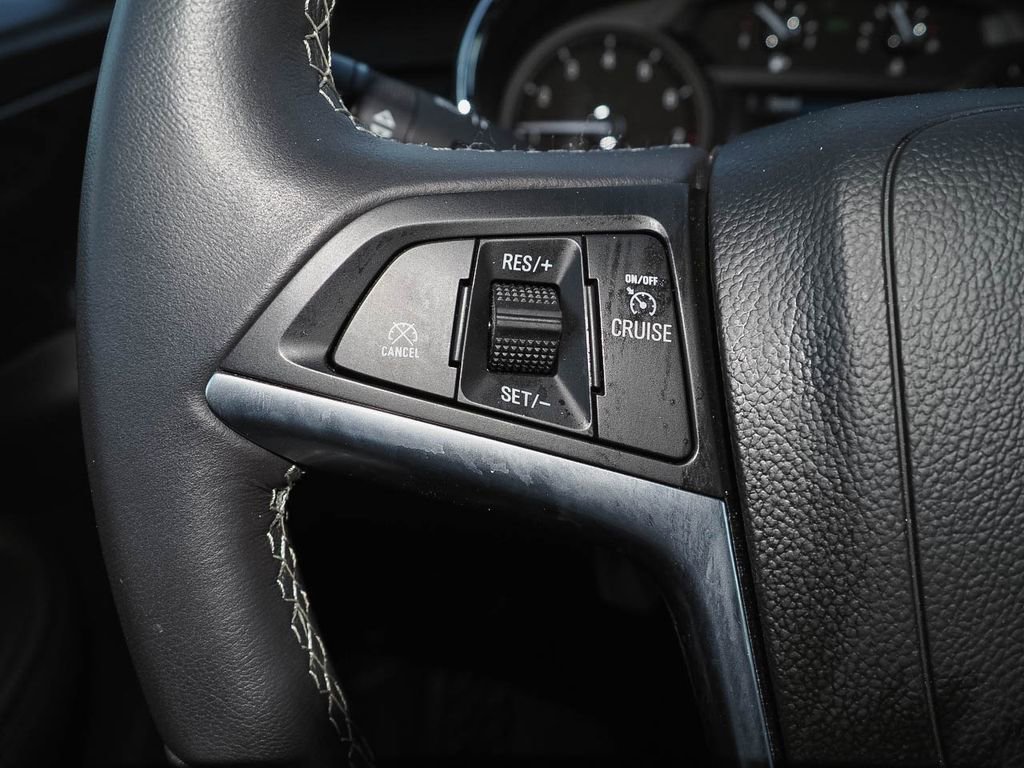 Used 2022 Buick Encore Preferred w/ Safety Package image 28