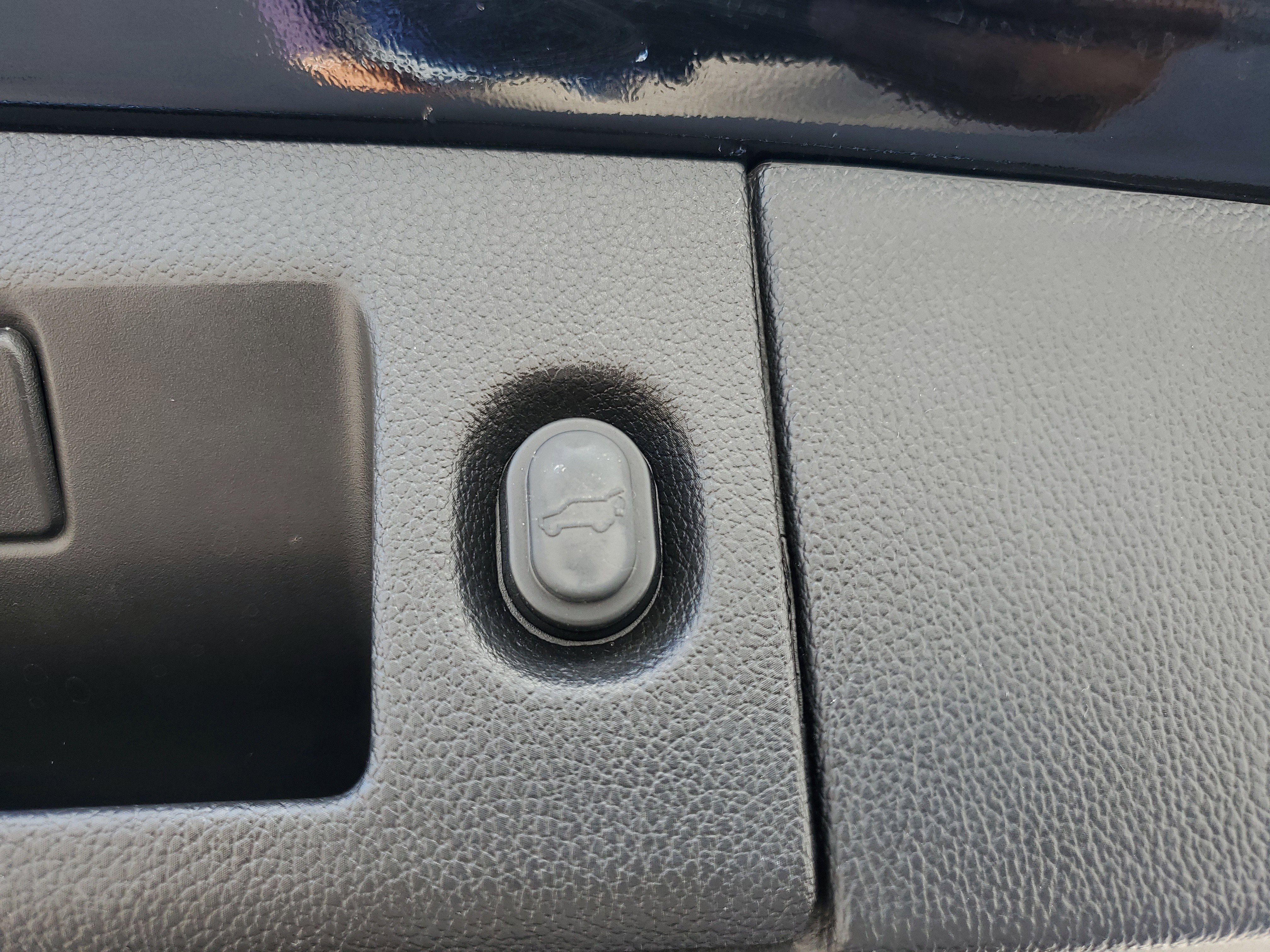 Used 2020 GMC Yukon Denali w/ Denali Ultimate Package image 21