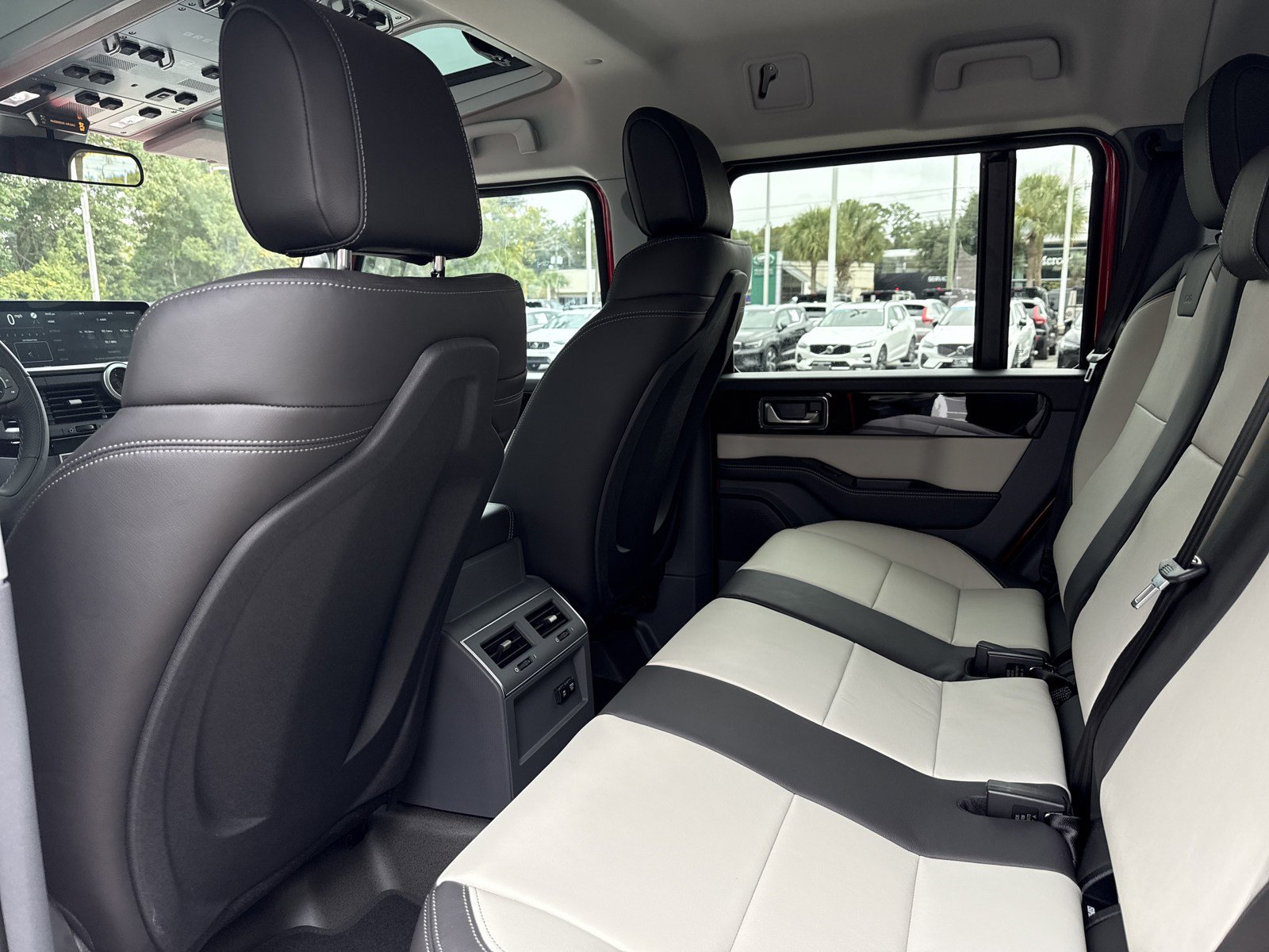 Used 2025 INEOS Grenadier Station Wagon AWD/4WD image 24