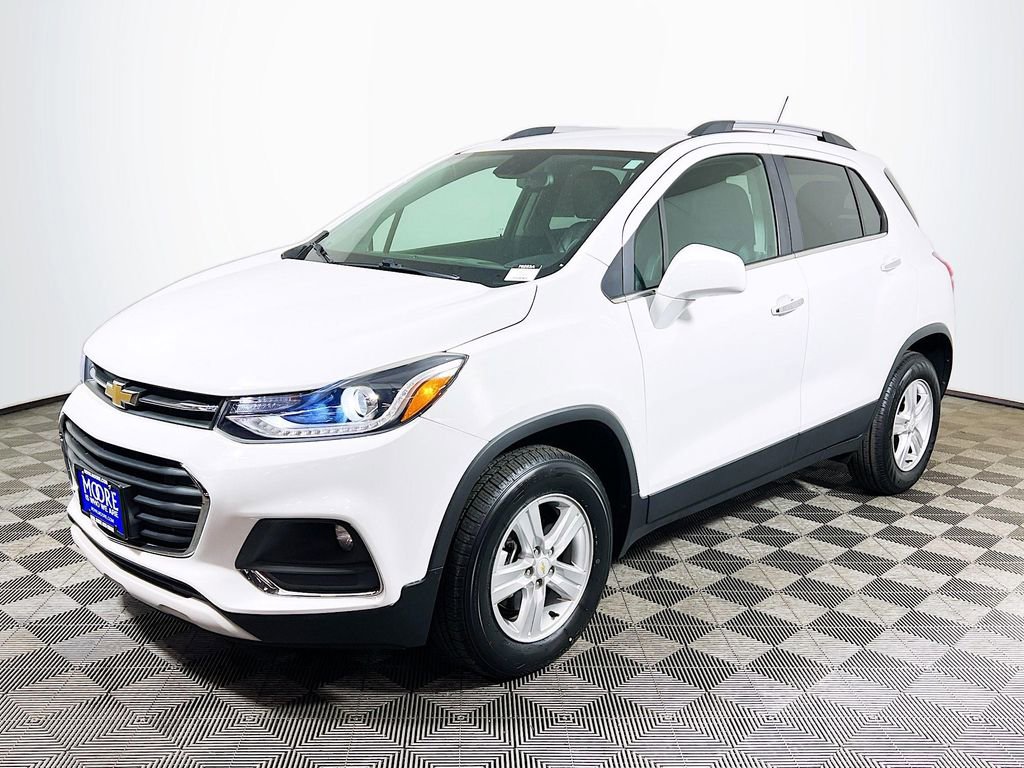 Used 2019 Chevrolet Trax LT w/ LT Convenience Package AWD/4WD image 3