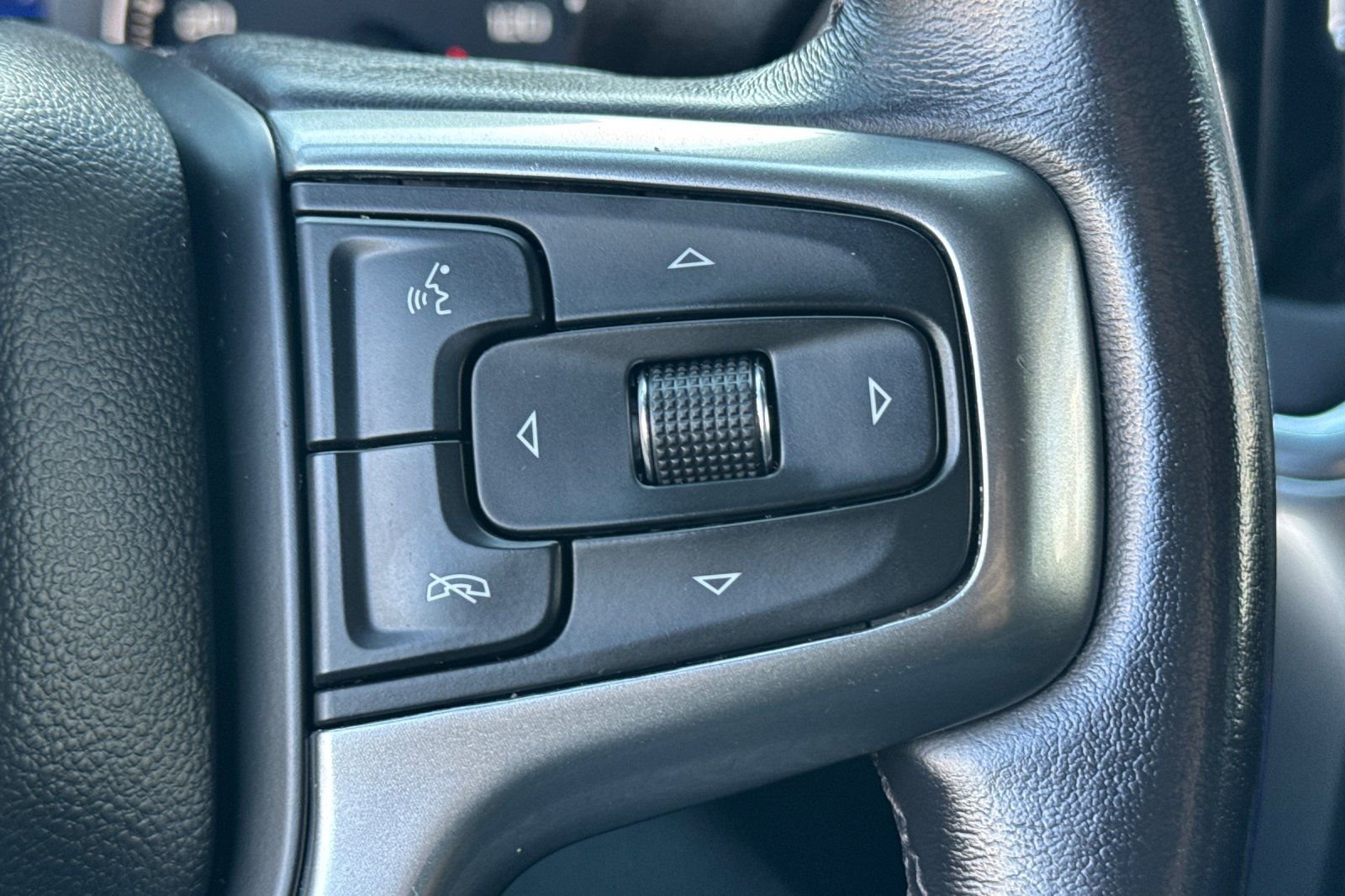 Used 2022 Chevrolet Silverado 1500 LT image 36