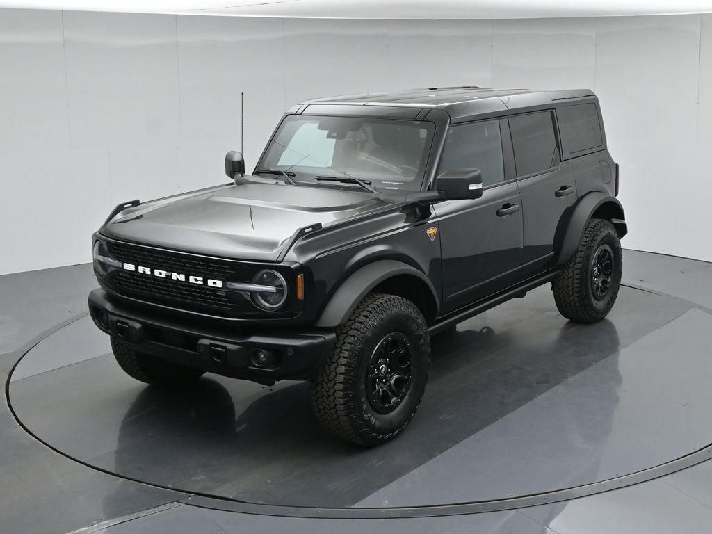 Used 2025 Ford Bronco Badlands image 38