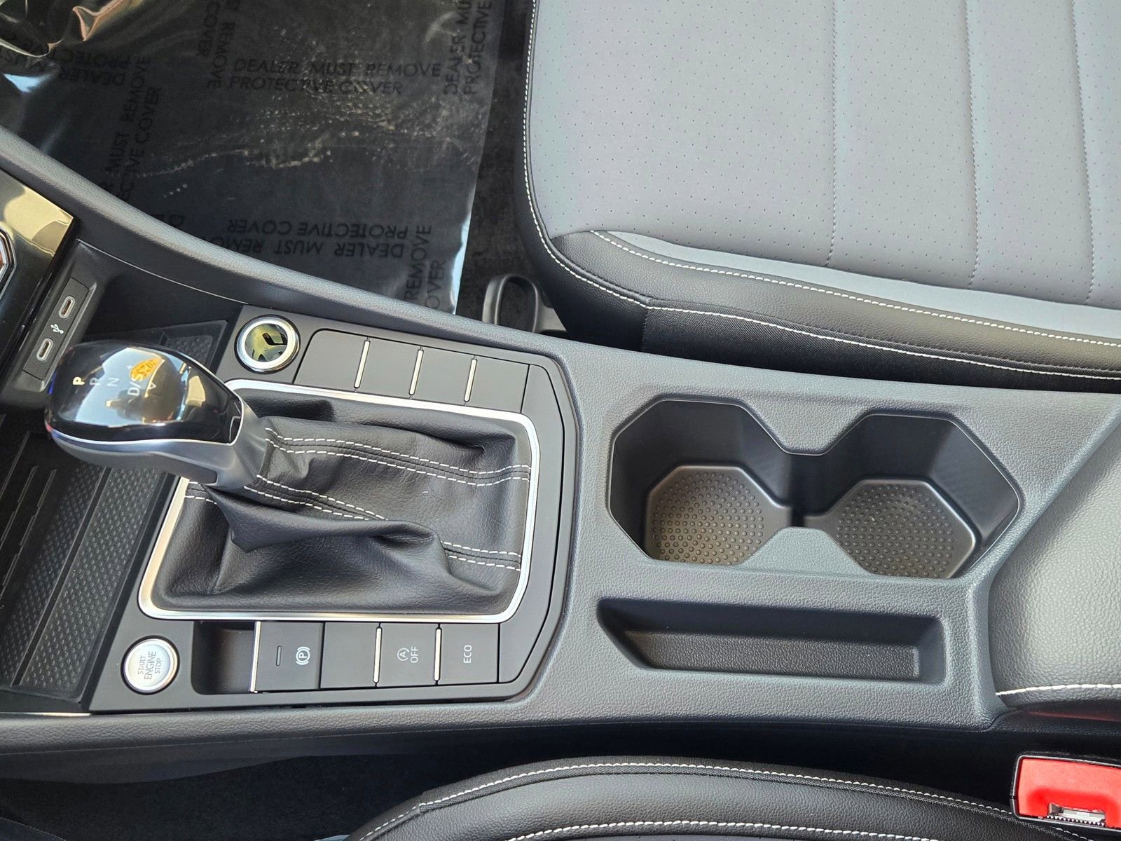 Used 2025 Volkswagen Jetta SE image 17