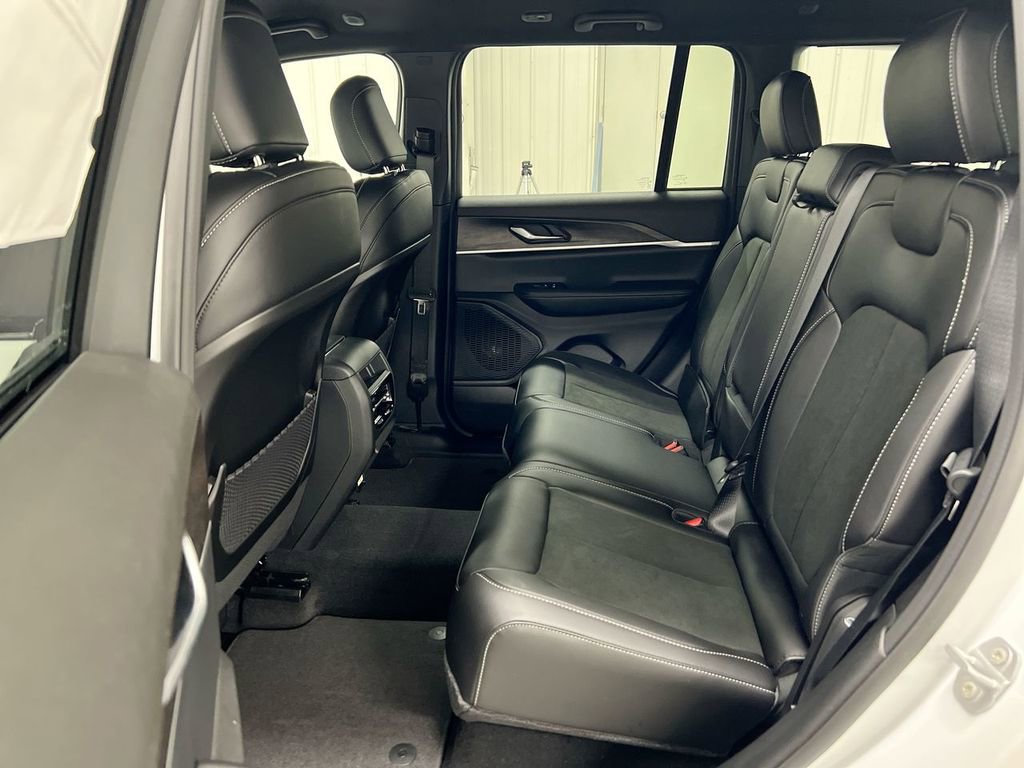 New 2026 Jeep Grand Cherokee 4WD image 23