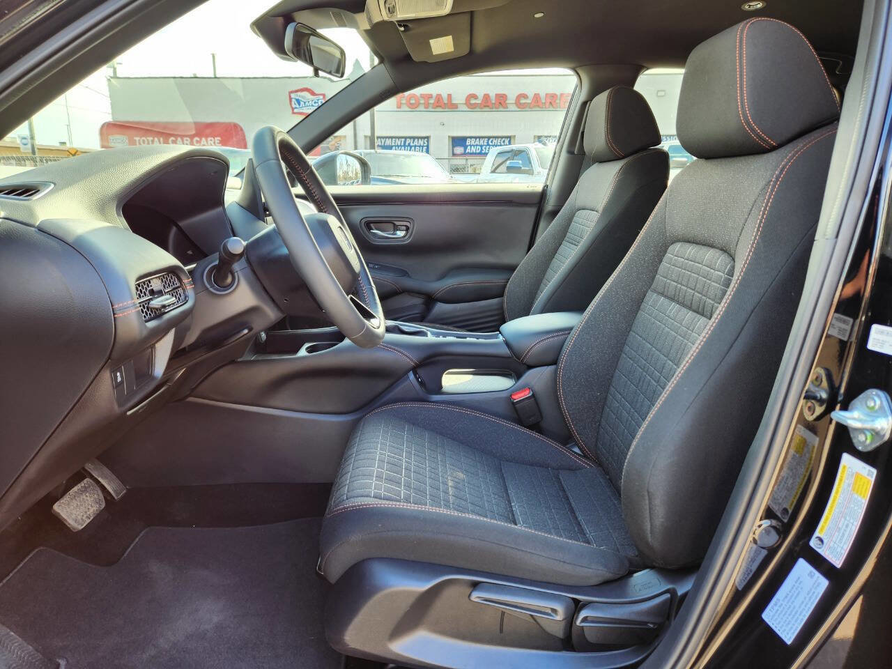 Used 2025 Honda HR-V Sport image 11