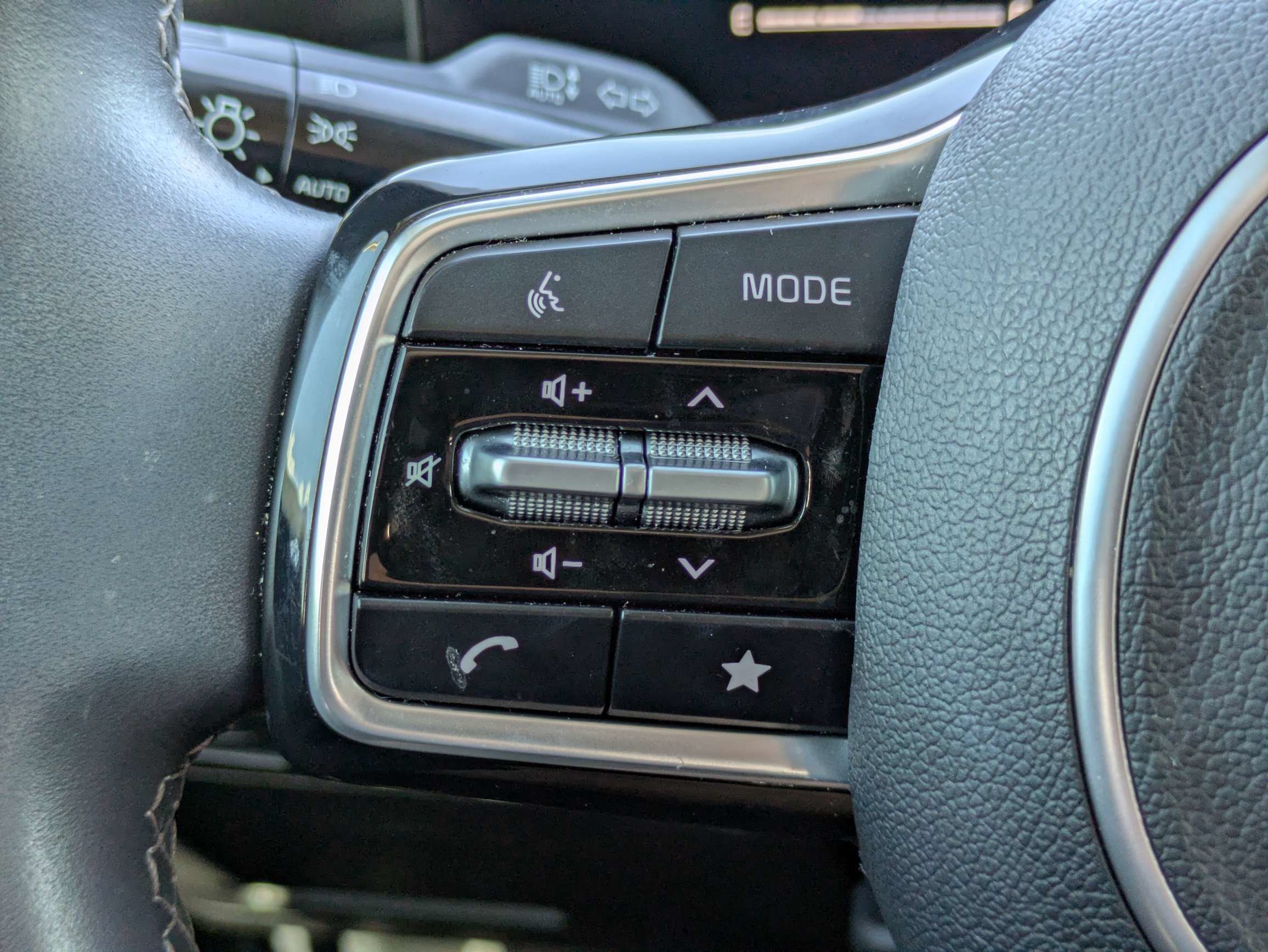 Used 2025 Kia Sorento S FWD image 24