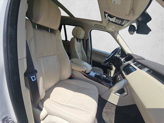 Used 2016 Land Rover Range Rover HSE AWD/4WD image 18