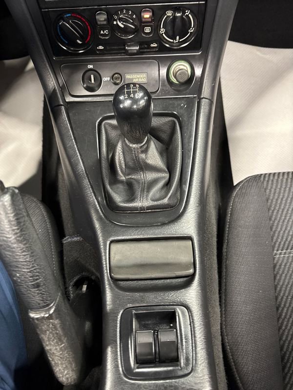 Used 2000 MAZDA MX-5 Miata image 35