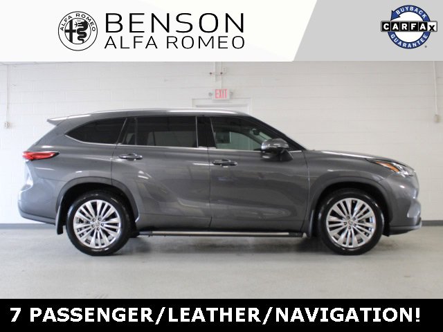 Used 2023 Toyota Highlander Platinum image 1