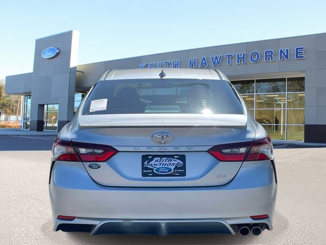 Used 2024 Toyota Camry SE w/ Convenience Package FWD image 5