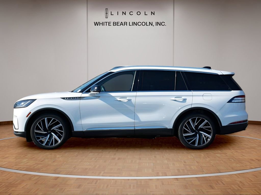 Used 2025 Lincoln Aviator Reserve w/ Equipment Group 201A AWD/4WD image 8