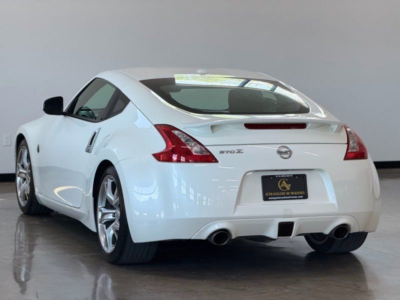Used 2009 Nissan 370Z Touring w/ Sport Pkg image 5