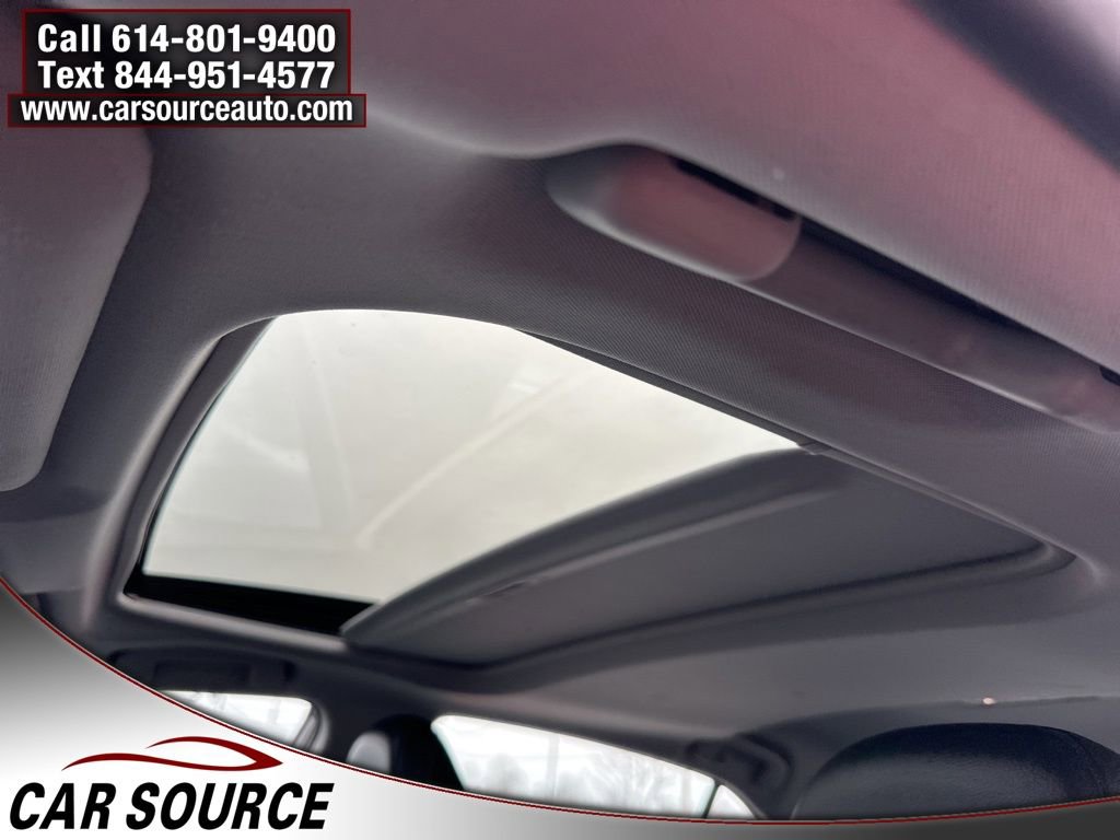 Used 2023 Toyota Camry SE w/ Cold Weather Package image 11