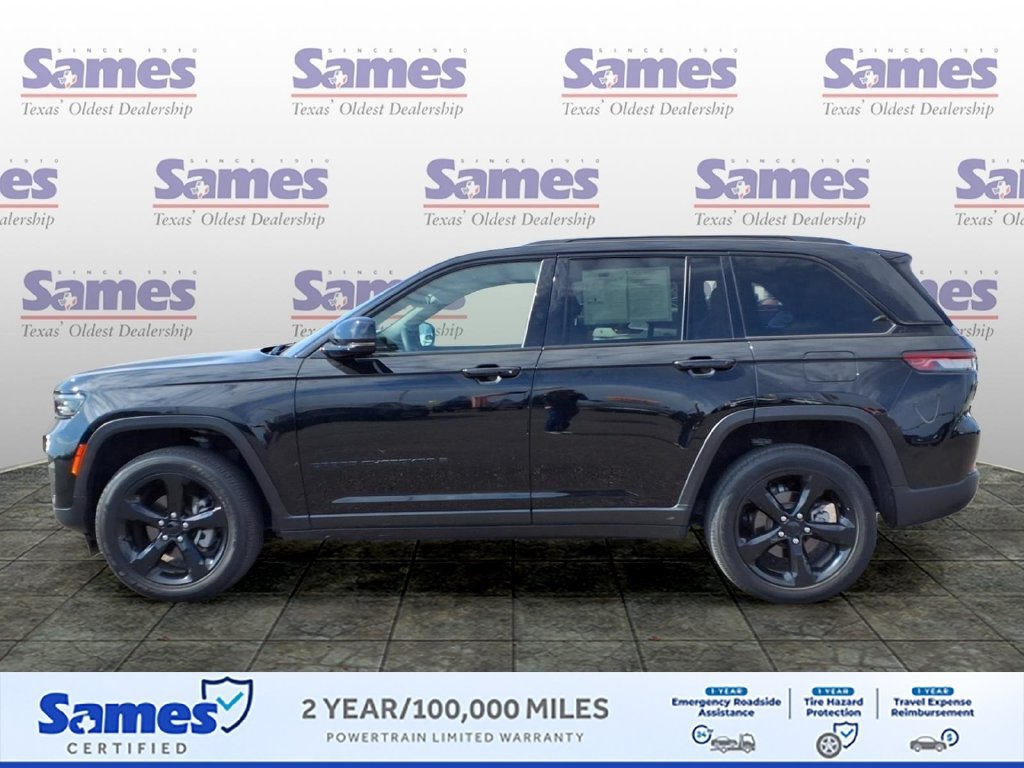 Used 2024 Jeep Grand Cherokee Altitude RWD image 4