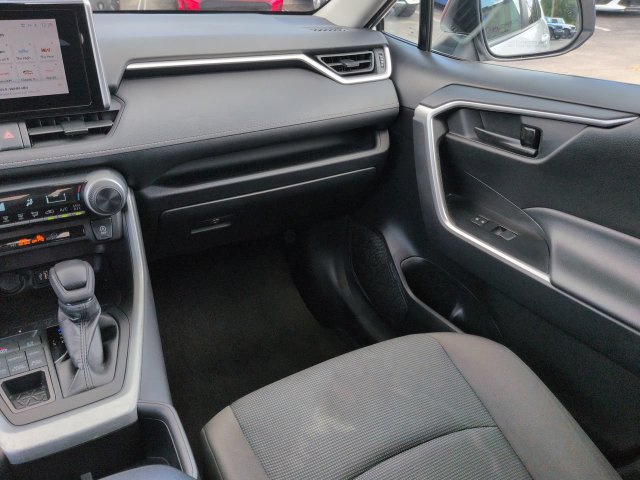 Used 2025 Toyota RAV4 LE AWD/4WD image 17
