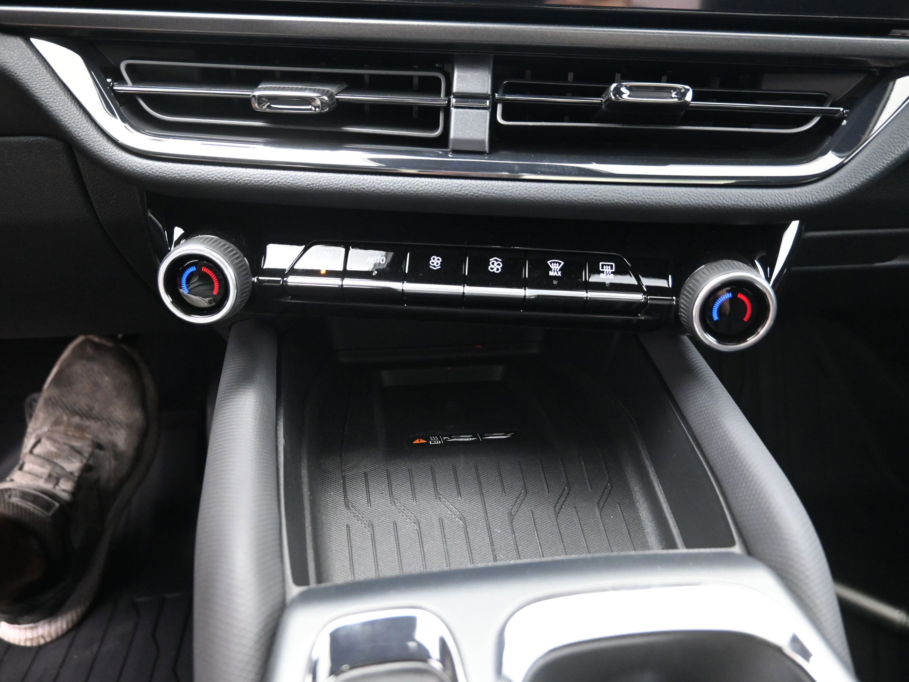 New 2026 Chevrolet Equinox EV RS image 19