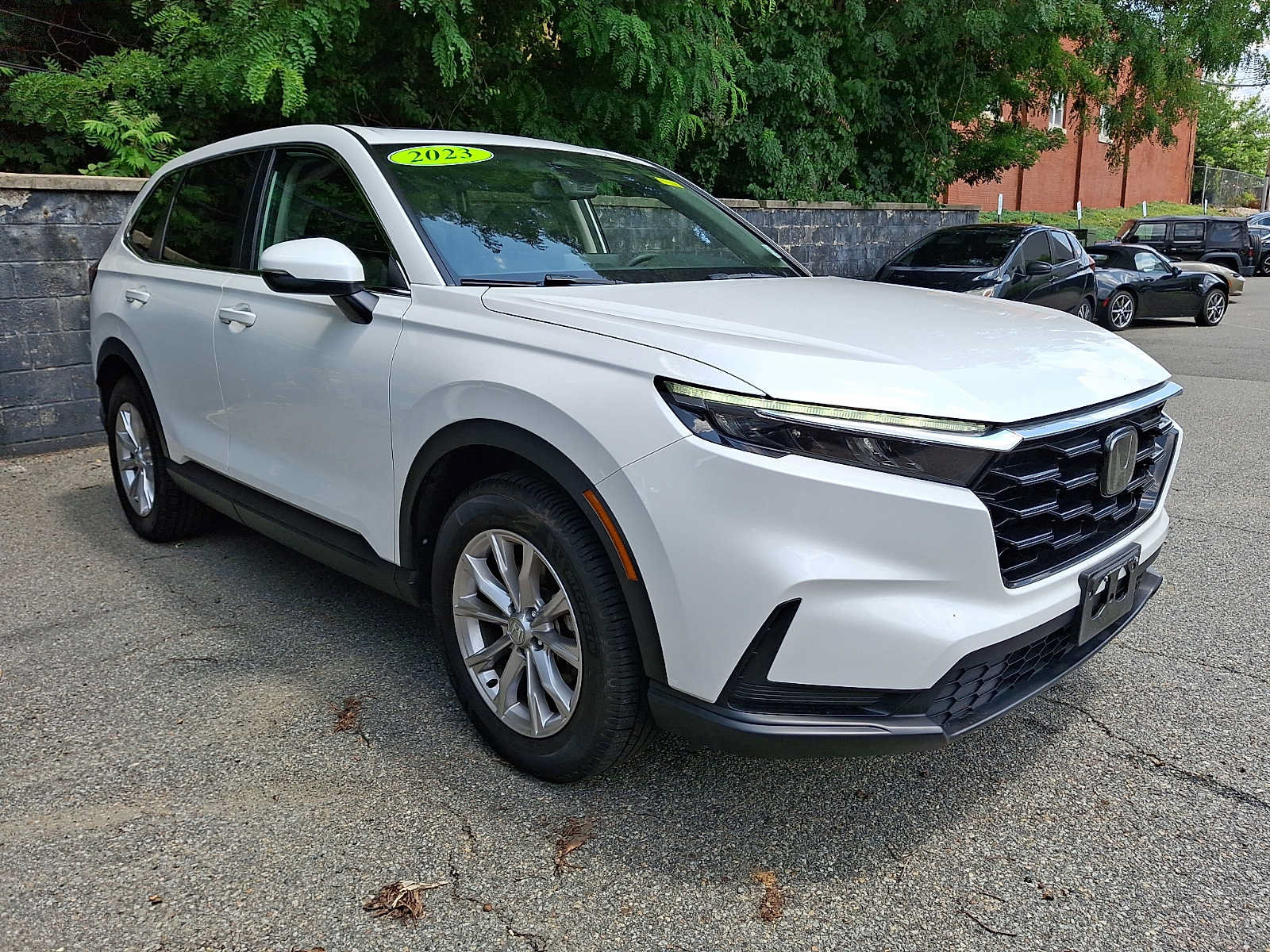 Used 2023 Honda CR-V EX image 3