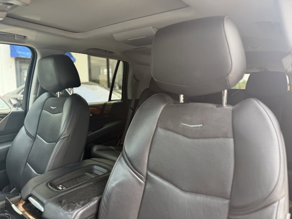 Used 2016 Cadillac Escalade Luxury image 11