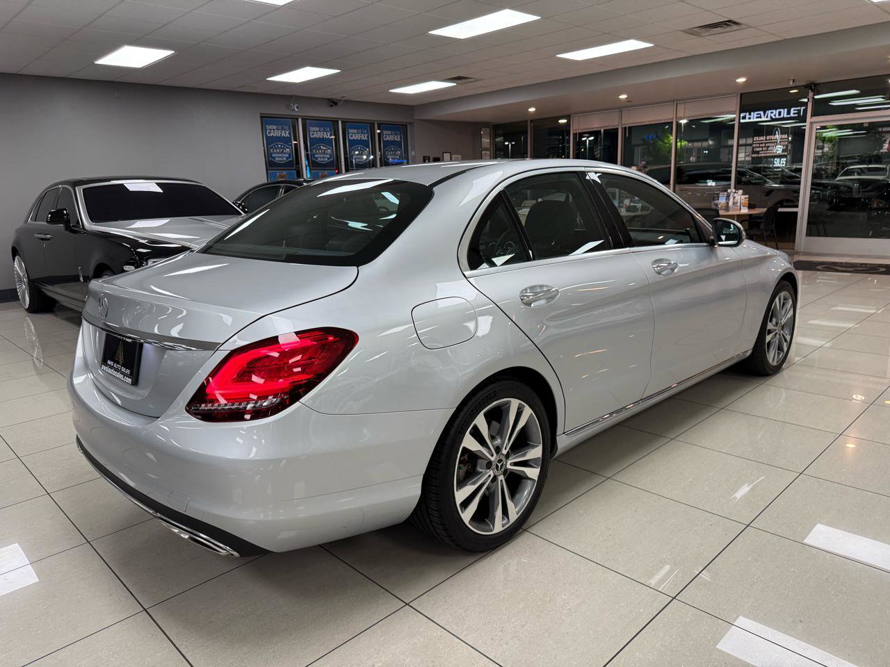 Used 2020 Mercedes-Benz C 300 Sedan image 2