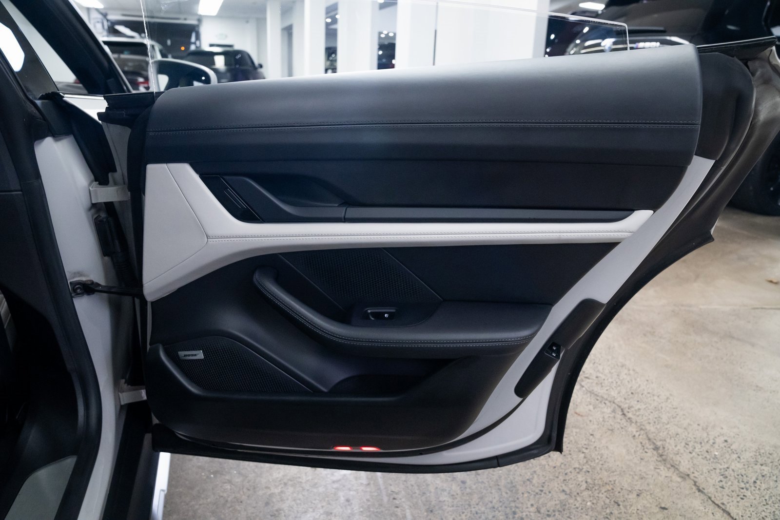 Used 2021 Porsche Taycan 4S w/ Premium Package image 21