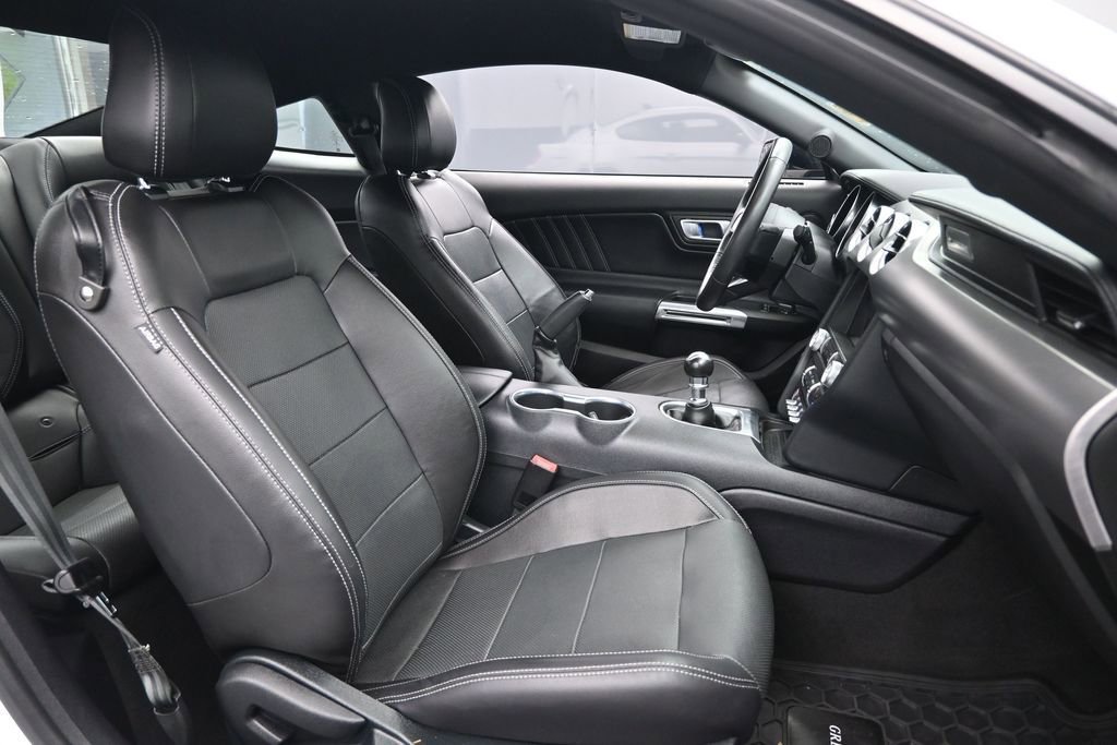 Used 2022 Ford Mustang GT Premium w/ Black Accent Package RWD image 31