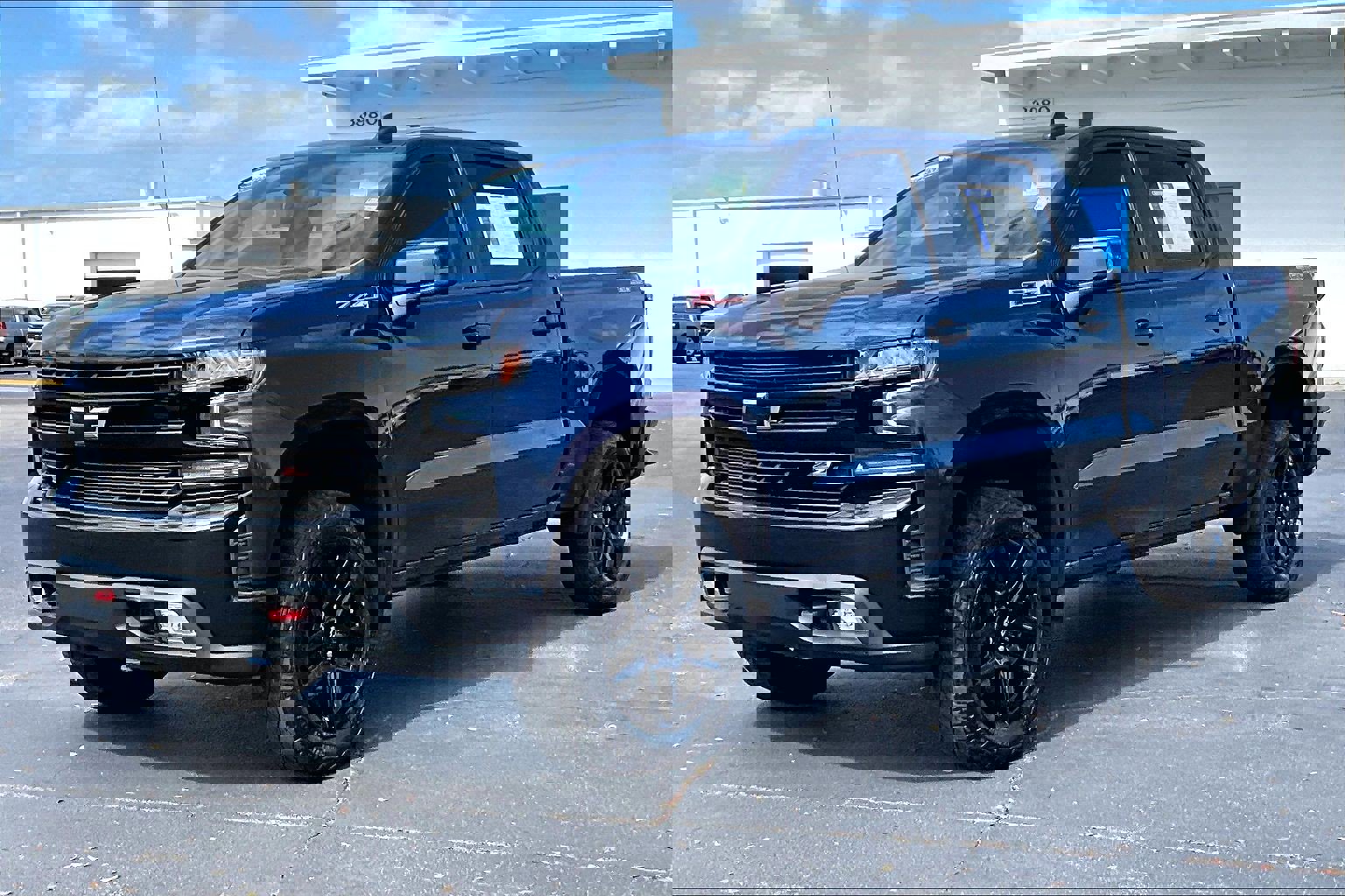 Certified 2021 Chevrolet Silverado 1500 LT Trail Boss w/ Convenience Package II image 2