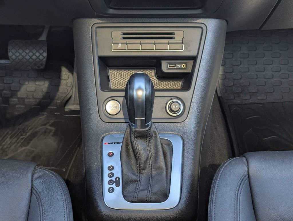 Used 2017 Volkswagen Tiguan SEL image 19