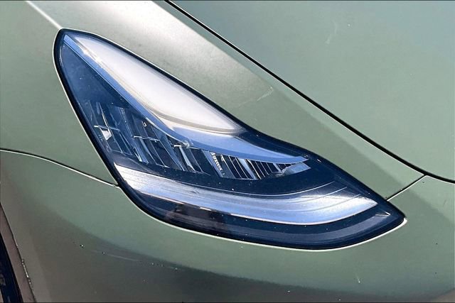 Used 2022 Tesla Model Y Long Range AWD/4WD image 28
