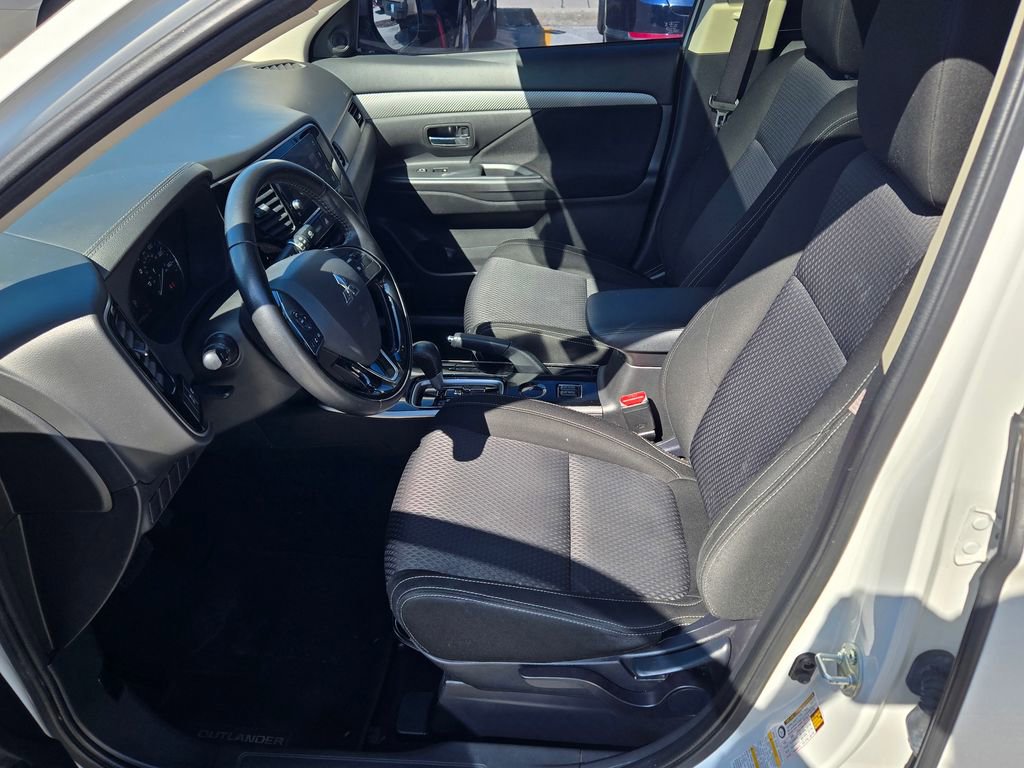 Used 2018 Mitsubishi Outlander SE FWD image 29