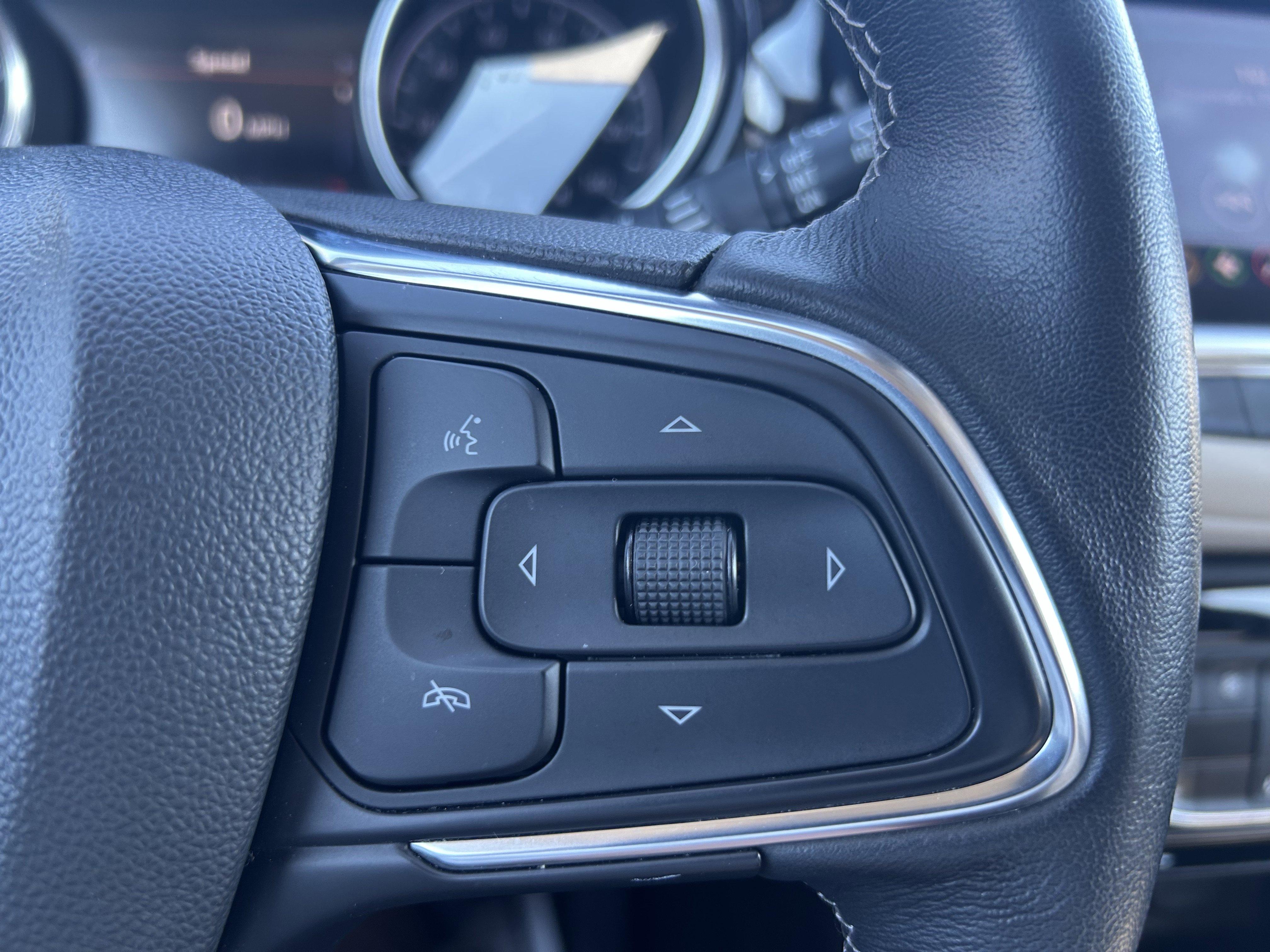 Used 2022 Buick Encore GX Essence w/ Experience Buick Package image 18