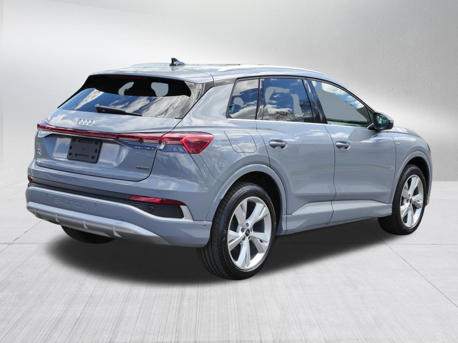 Used 2023 Audi Q4 e-tron Premium Plus w/ Premium Plus AWD/4WD image 7