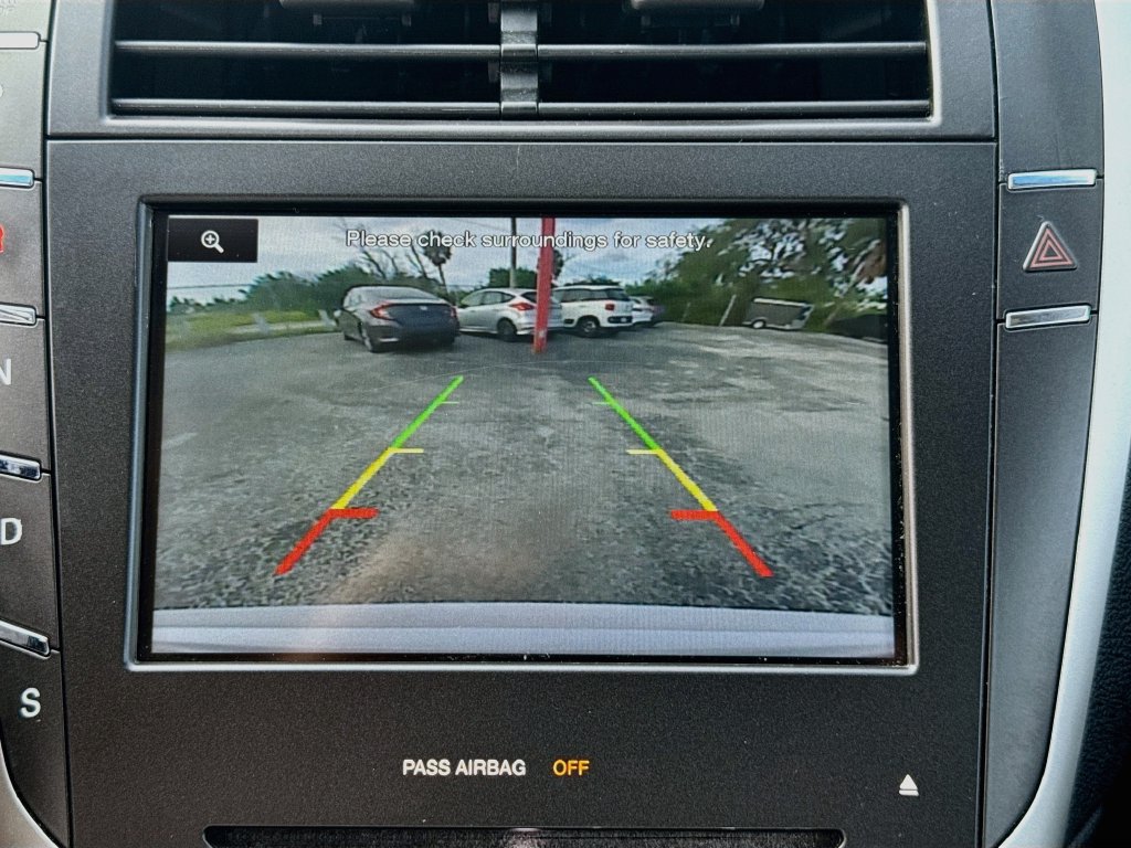 Used 2016 Lincoln MKZ FWD image 13