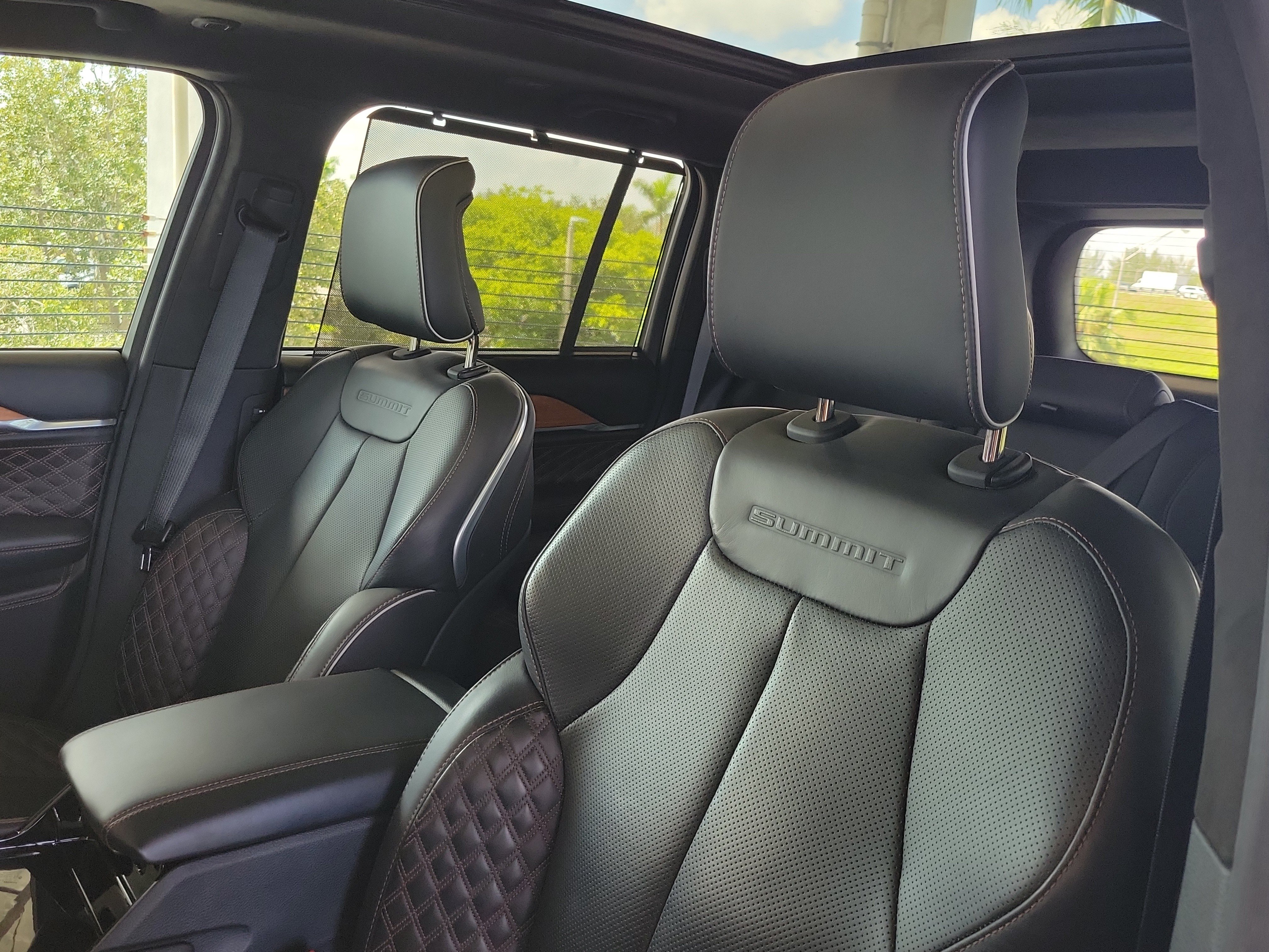 Certified 2022 Jeep Grand Cherokee Summit AWD/4WD image 19