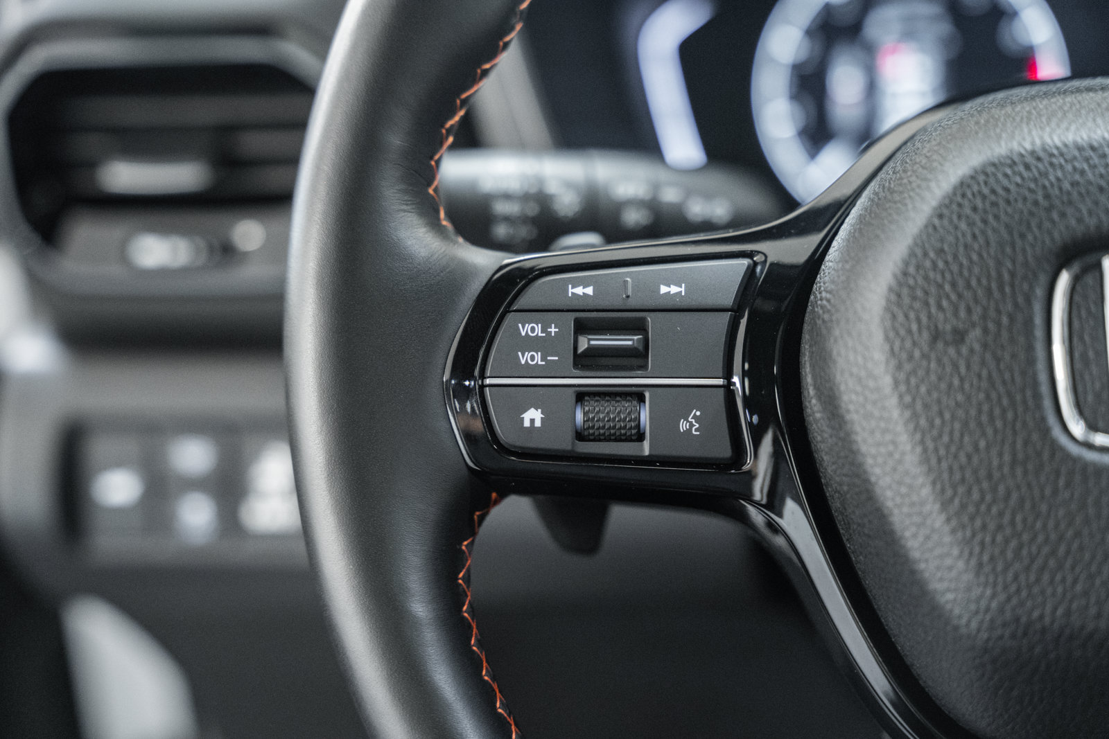 Used 2025 Honda Pilot TrailSport image 37
