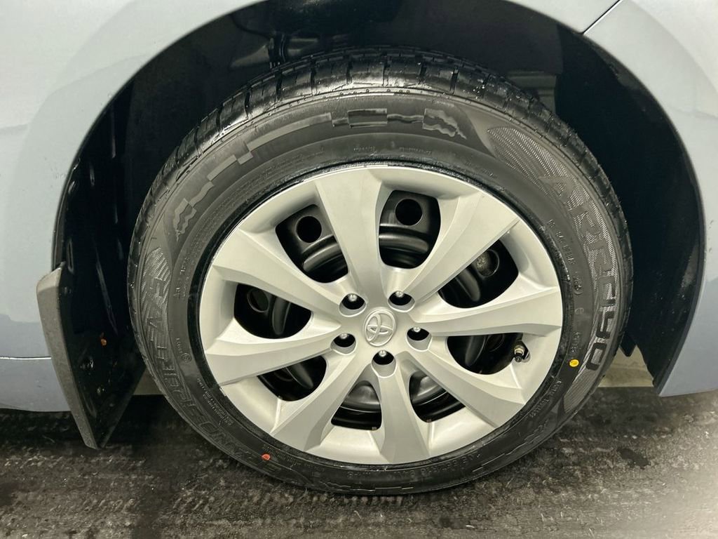 Used 2022 Toyota Corolla LE image 8