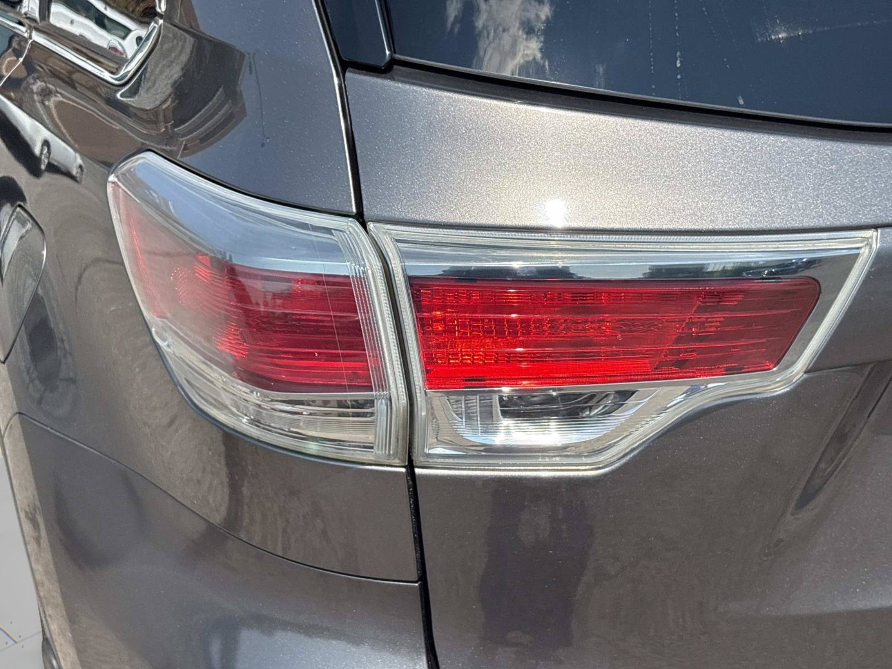 Used 2015 Toyota Highlander XLE AWD/4WD image 10