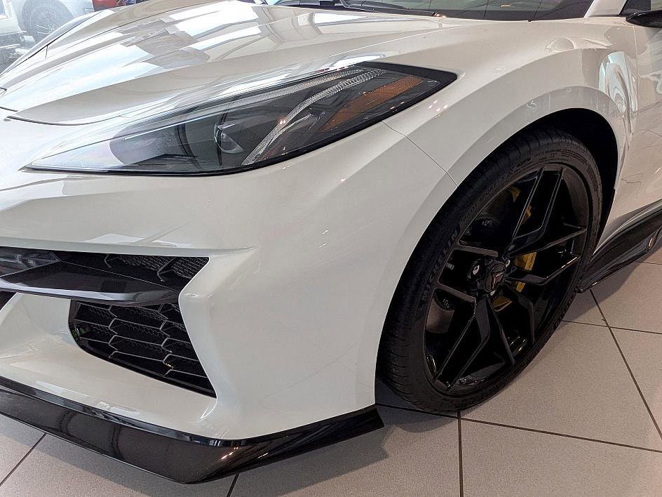 New 2025 Chevrolet Corvette Z06 w/ Stealth Interior Trim Package RWD image 8