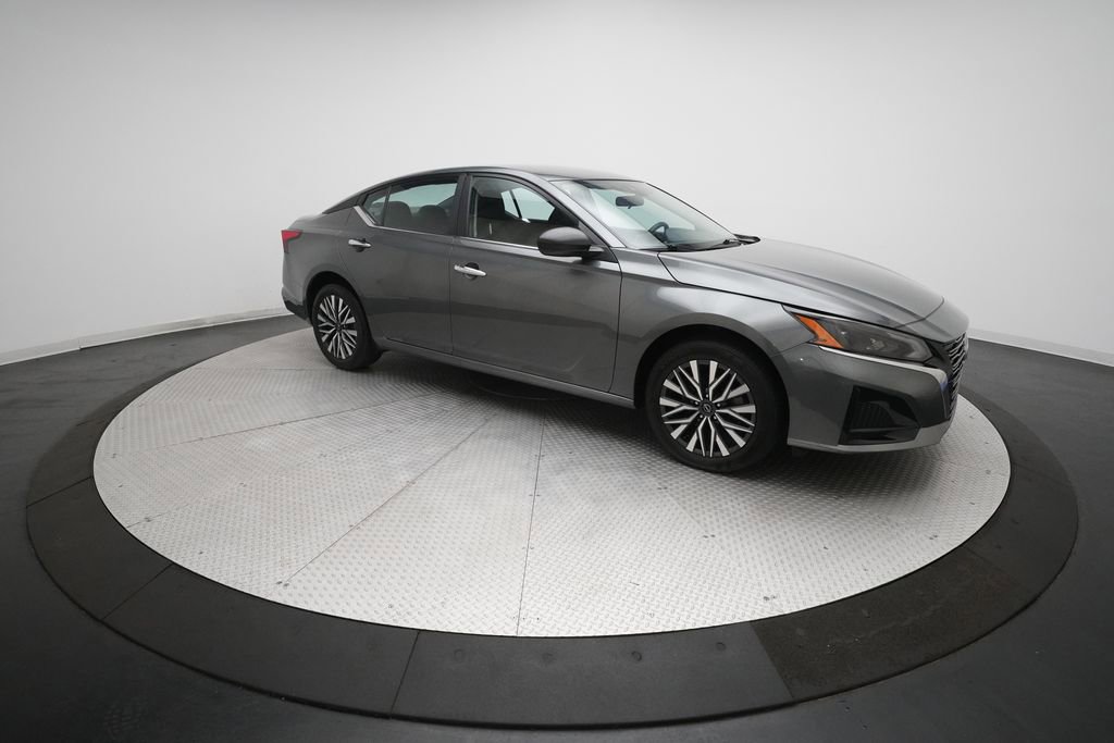 Certified 2025 Nissan Altima 2.5 SV AWD/4WD image 35