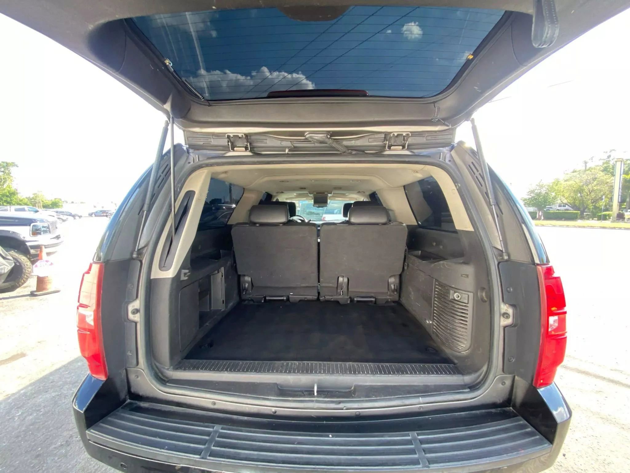 Used 2007 Chevrolet Suburban LT w/ LT Preferred Equipment Group image 22