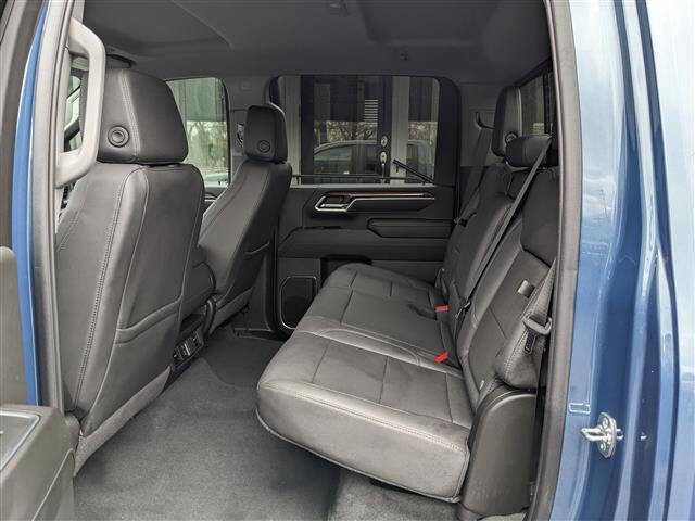 Used 2025 Chevrolet Silverado 2500 LT image 12