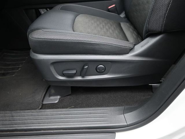 Used 2024 Nissan Pathfinder SV image 16