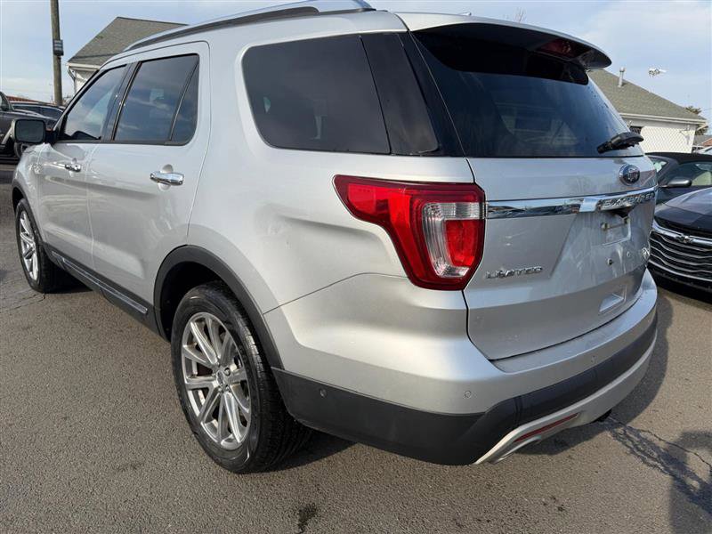 Used 2017 Ford Explorer Limited w/ Equipment Group 303A image 4