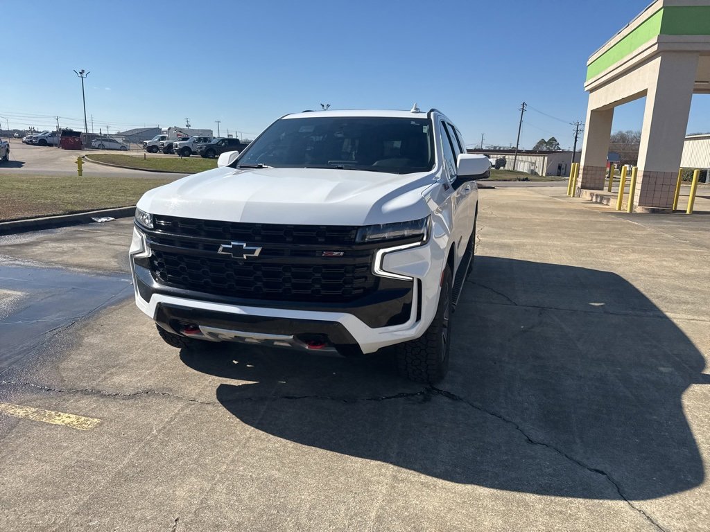 Used 2023 Chevrolet Suburban Z71 w/ Luxury Package image 4