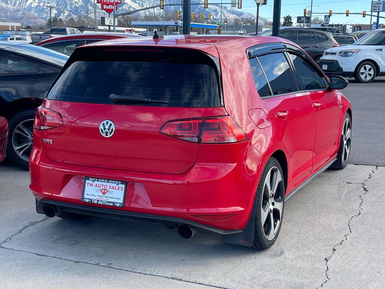 Used 2015 Volkswagen GTI SE w/ Lighting Package (SEL) FWD image 18